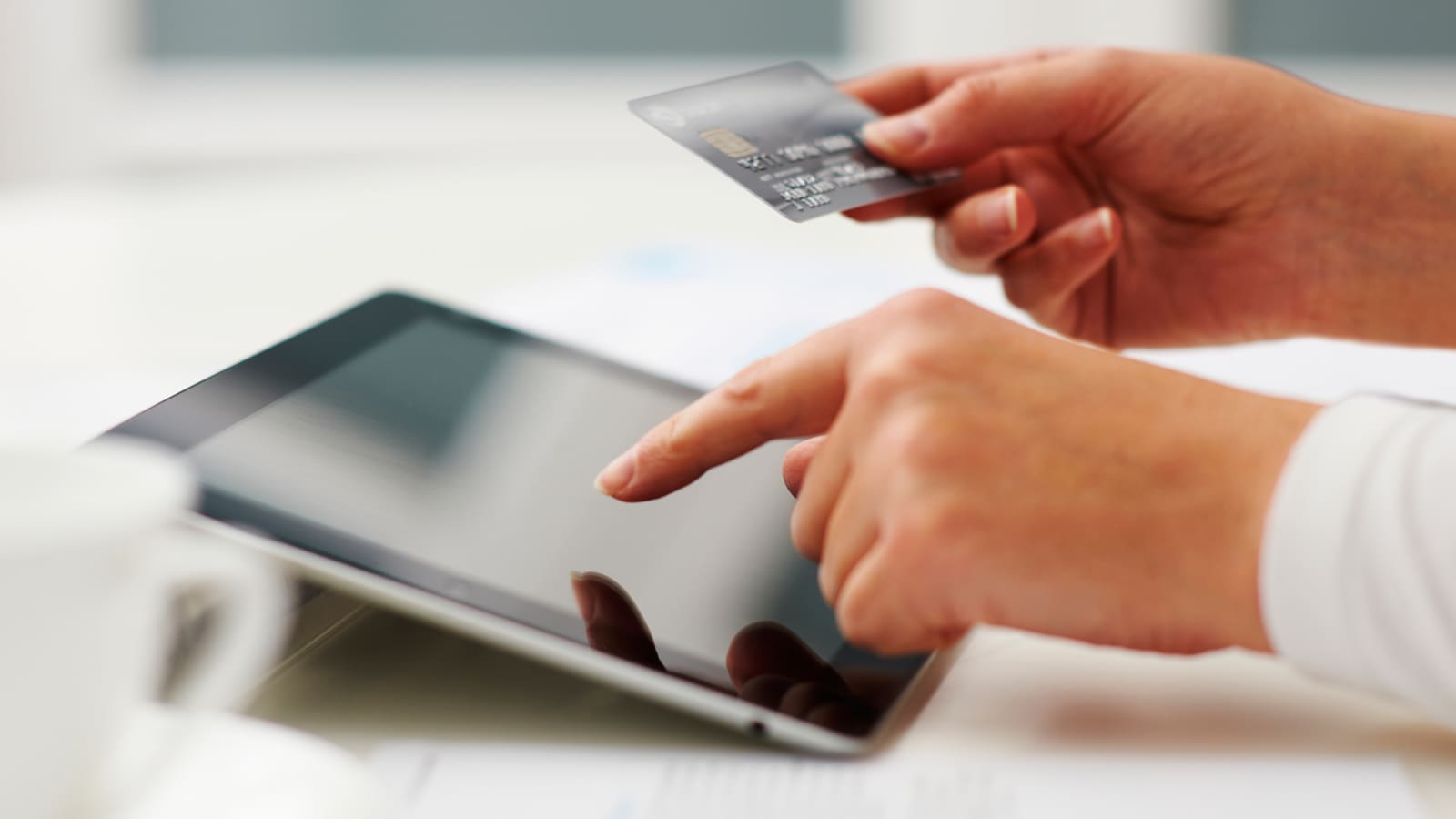  “Cashless” Bank Indicators are on the Decline in Lebanon